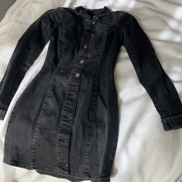🖤 Zara Black Washed Denim Long Sleeve Button Down Dress 🗝️ - Picture 7 of 9